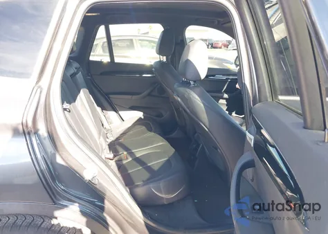 2018 BMW X1 xDrive28I z USA, uszkodzony, nr VIN WBXHT3C37J5F90886